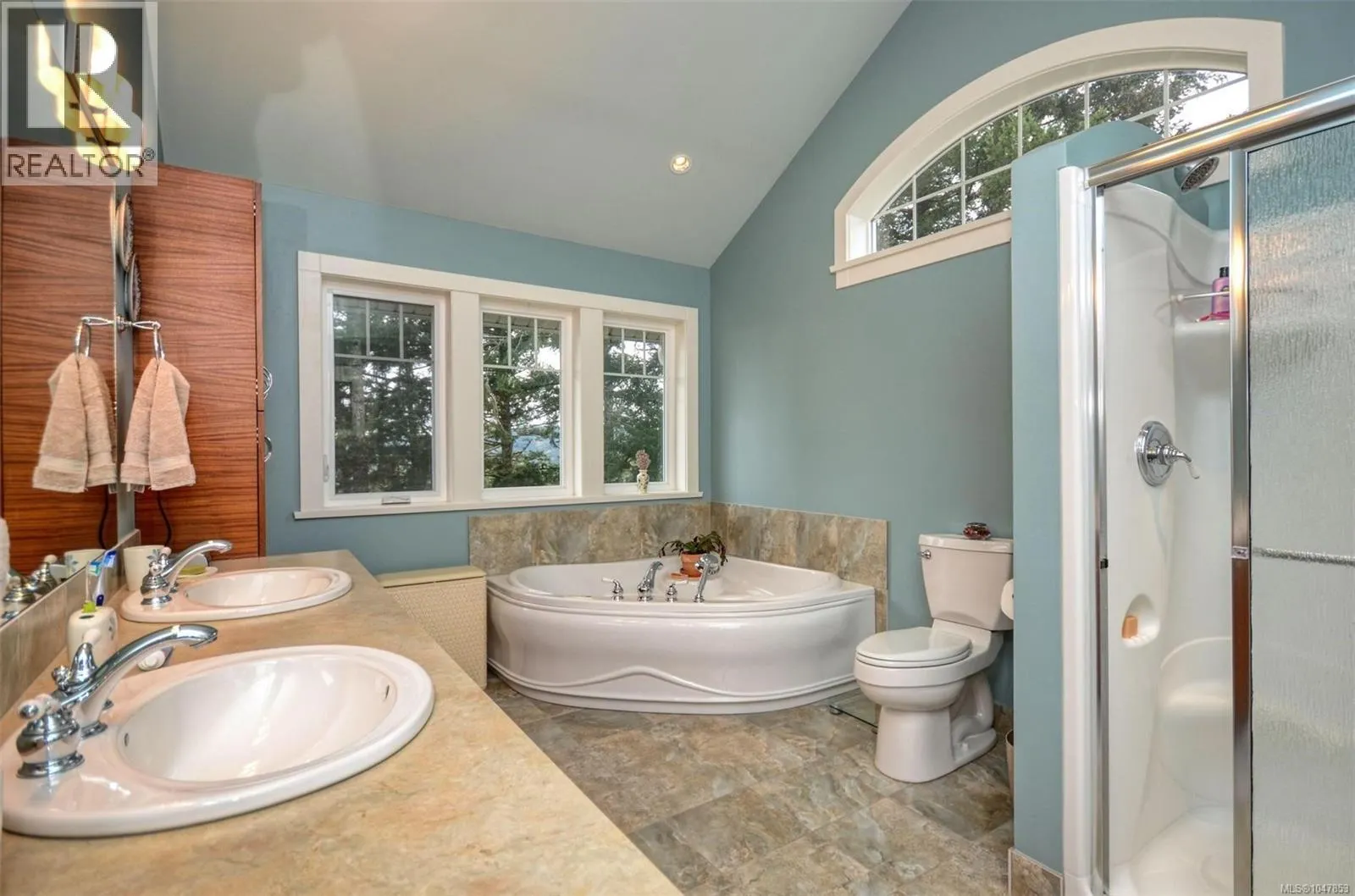 4935 Deer Park Trail