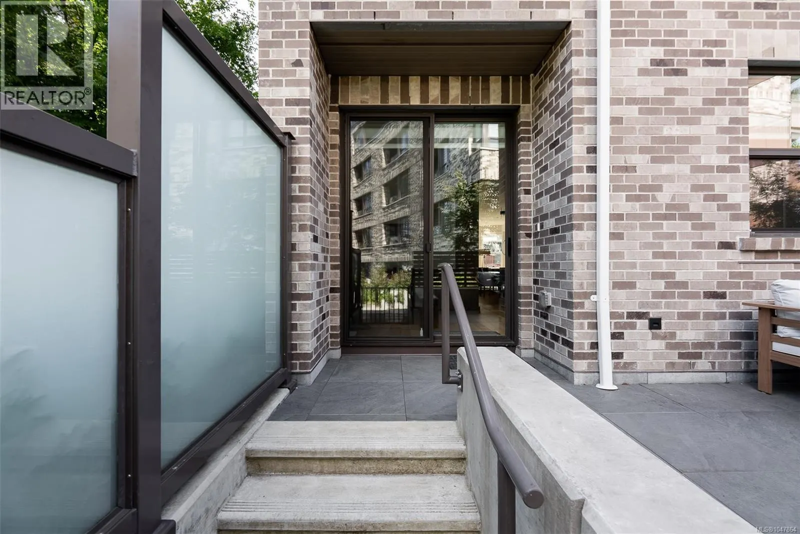 1048 Pentrelew Pl