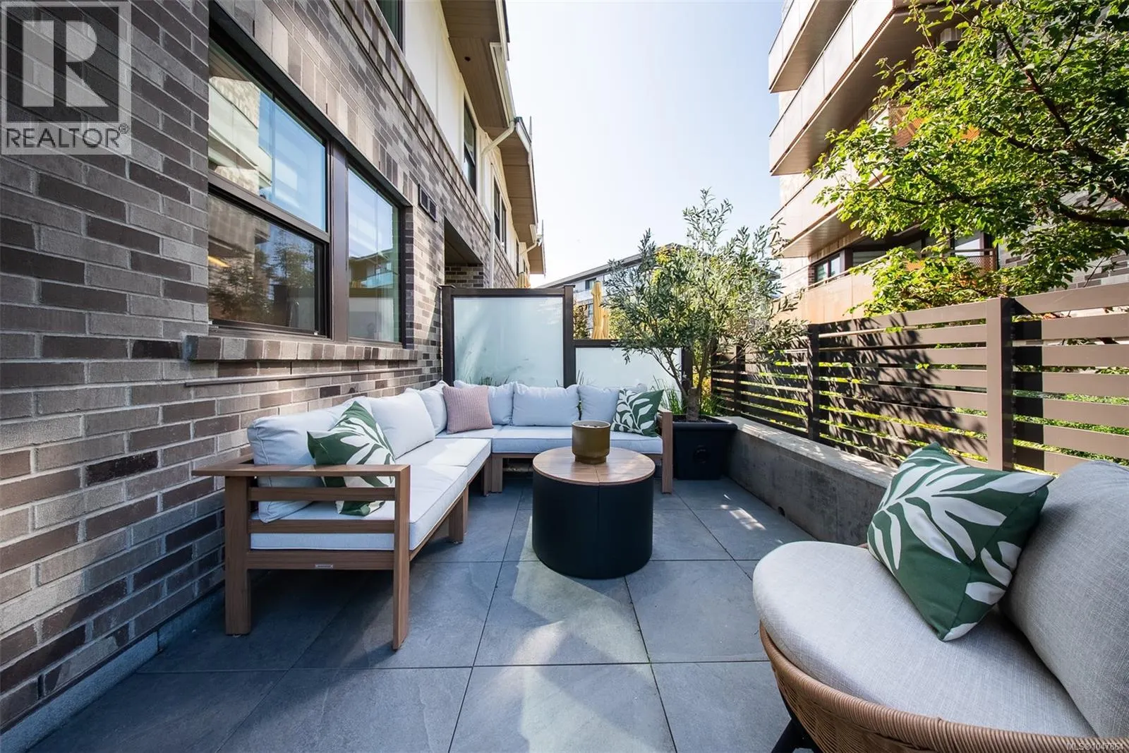 1048 Pentrelew Pl