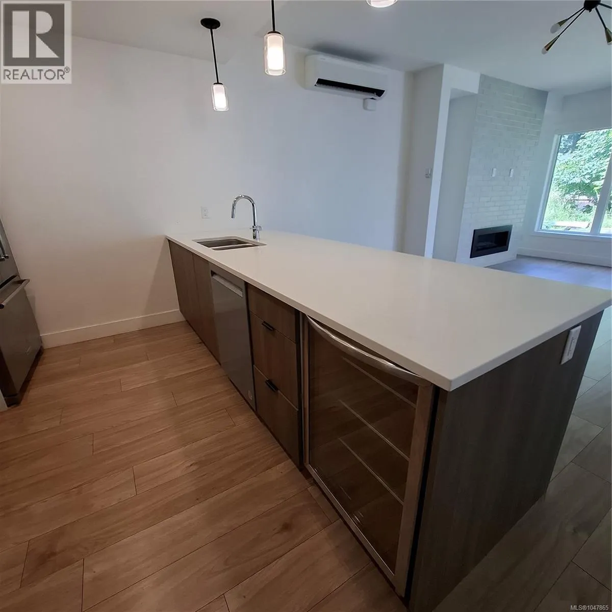 8 2330 Sooke Rd