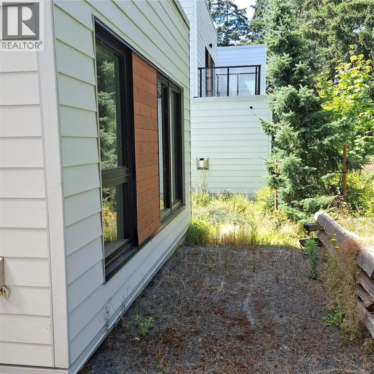 8 2330 Sooke Rd