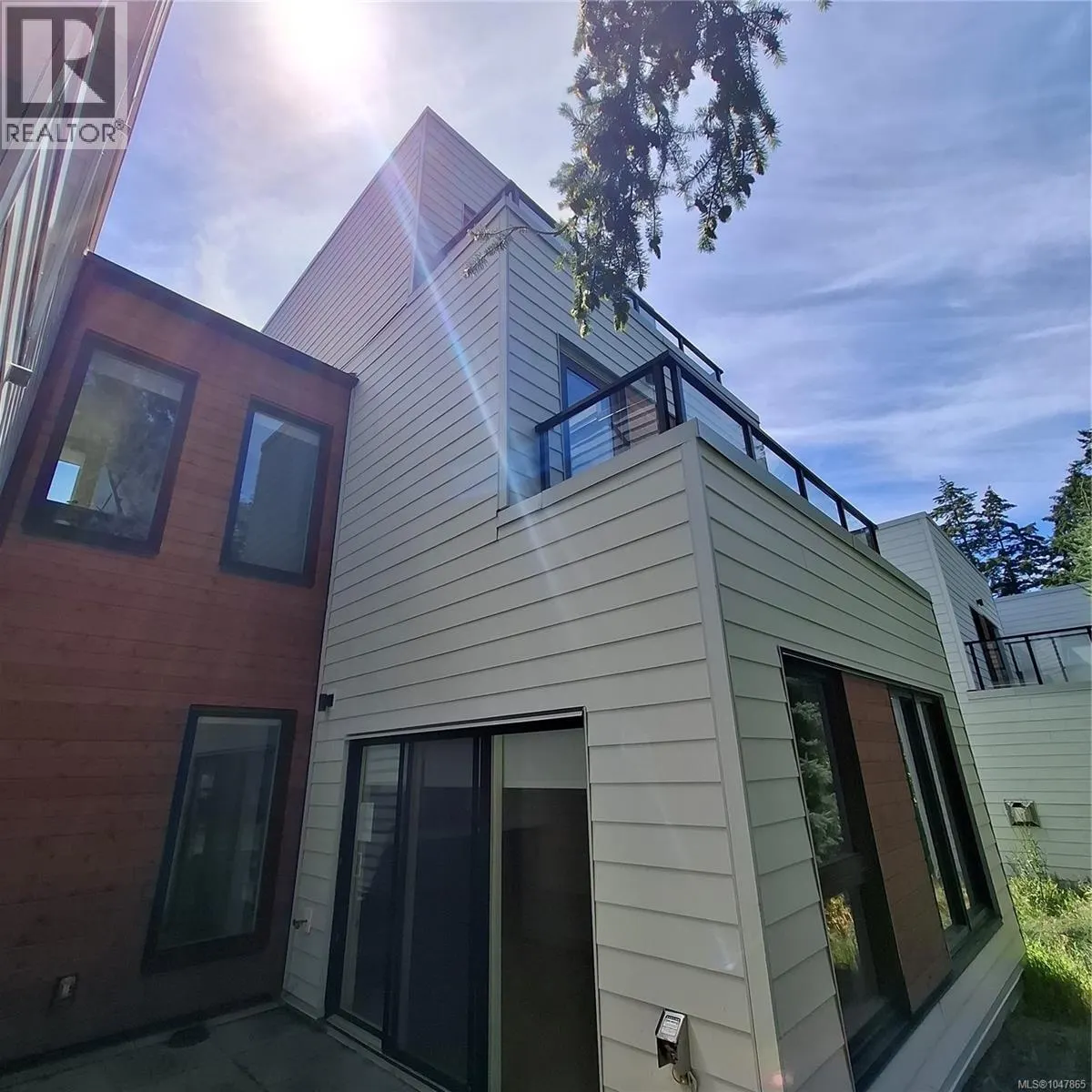 8 2330 Sooke Rd