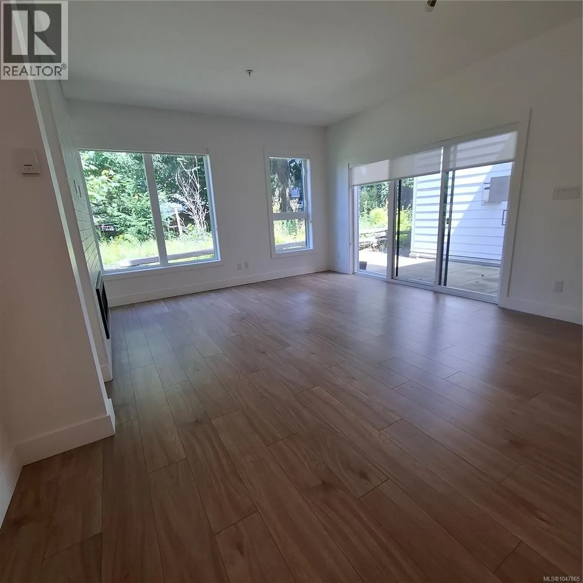 8 2330 Sooke Rd