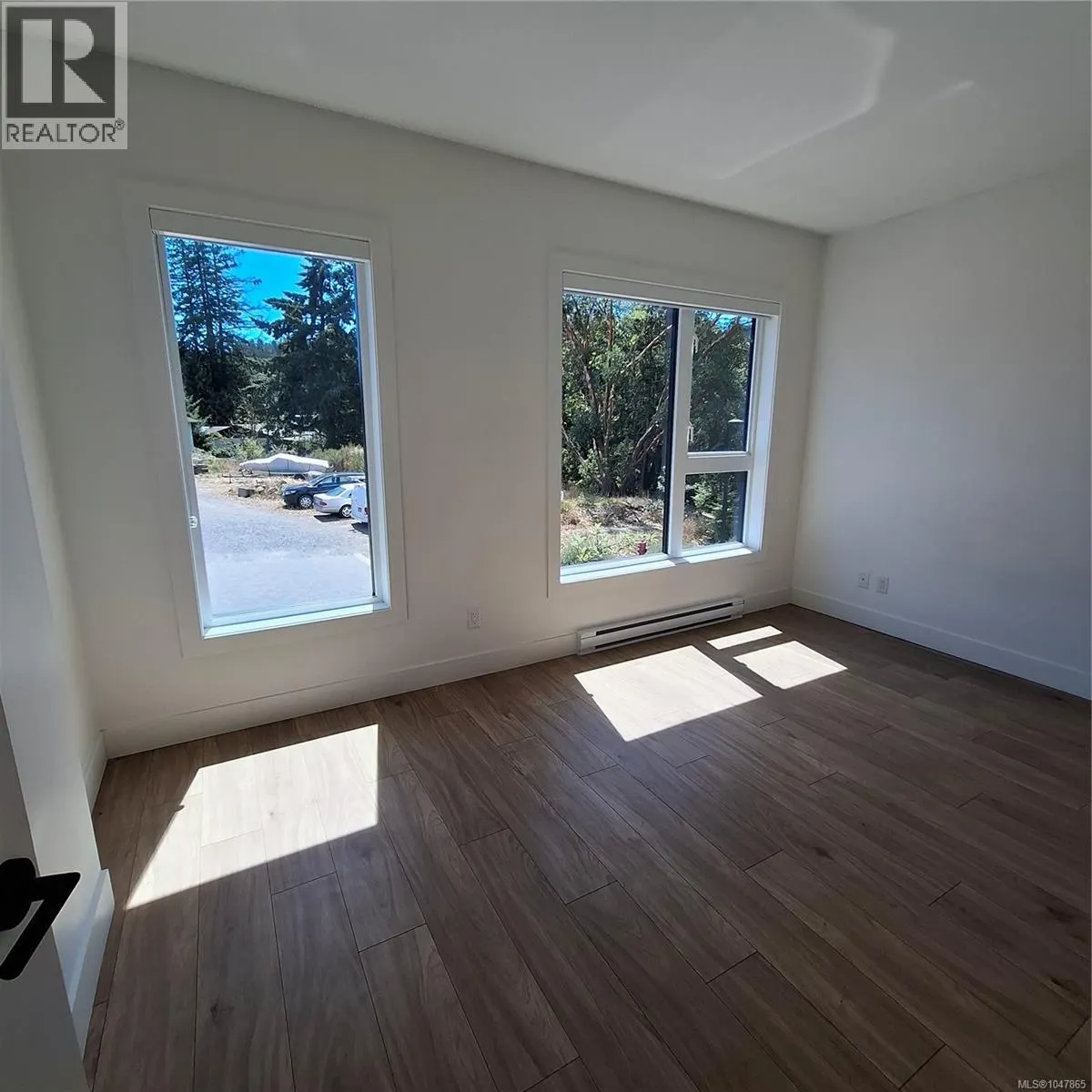 8 2330 Sooke Rd