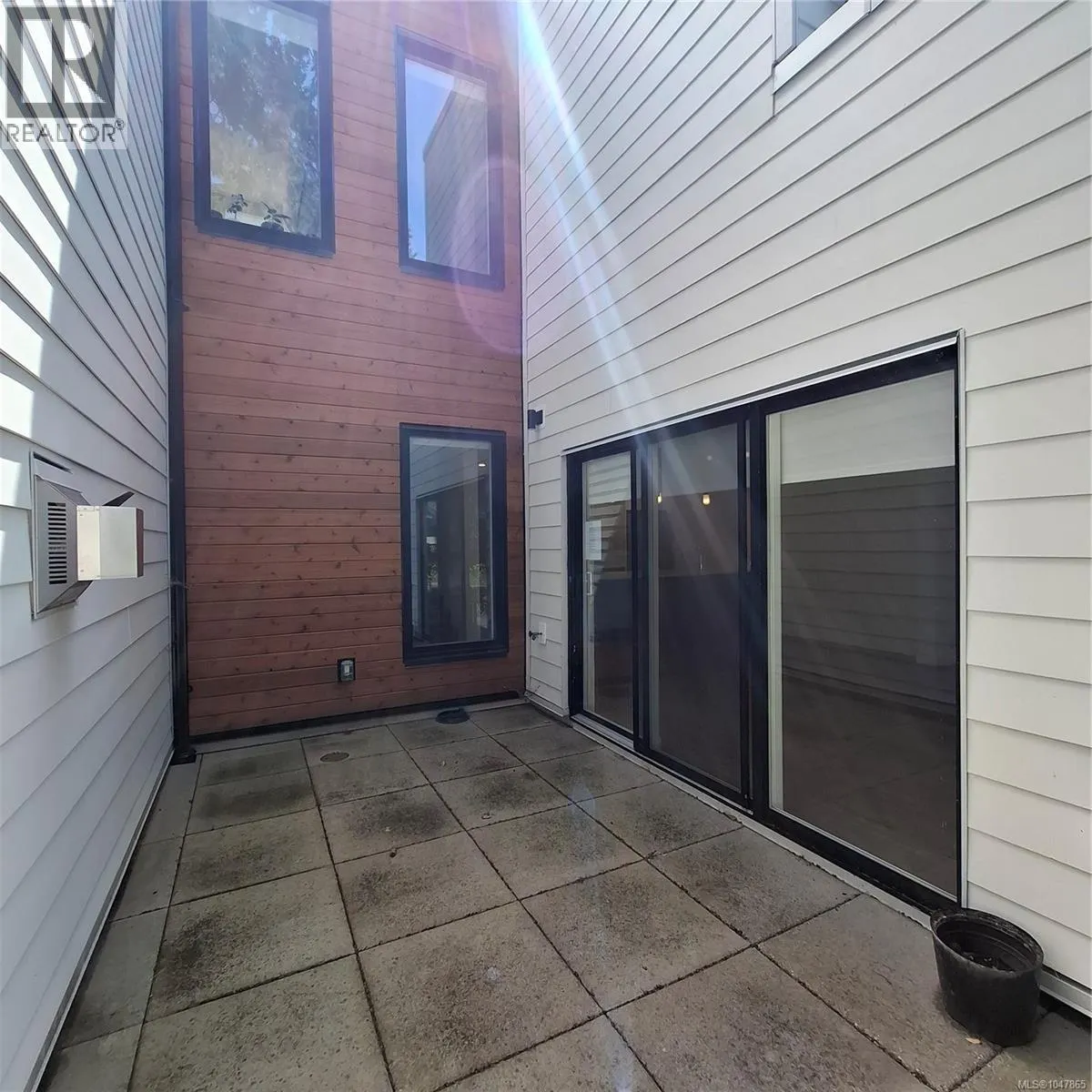 8 2330 Sooke Rd