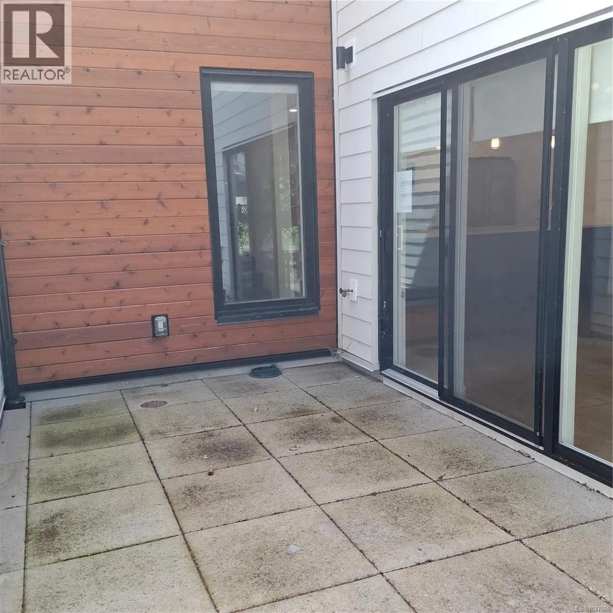 8 2330 Sooke Rd