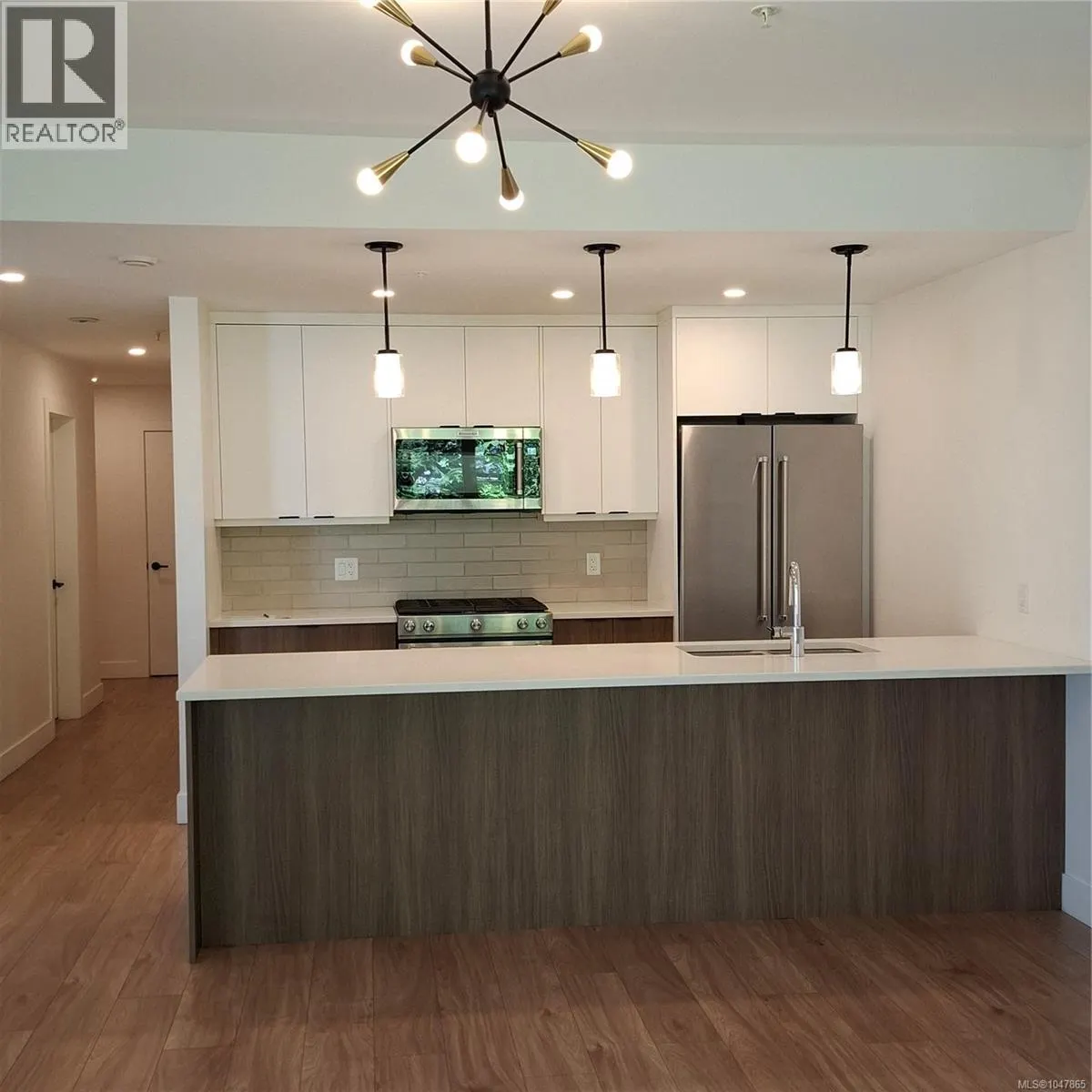 8 2330 Sooke Rd