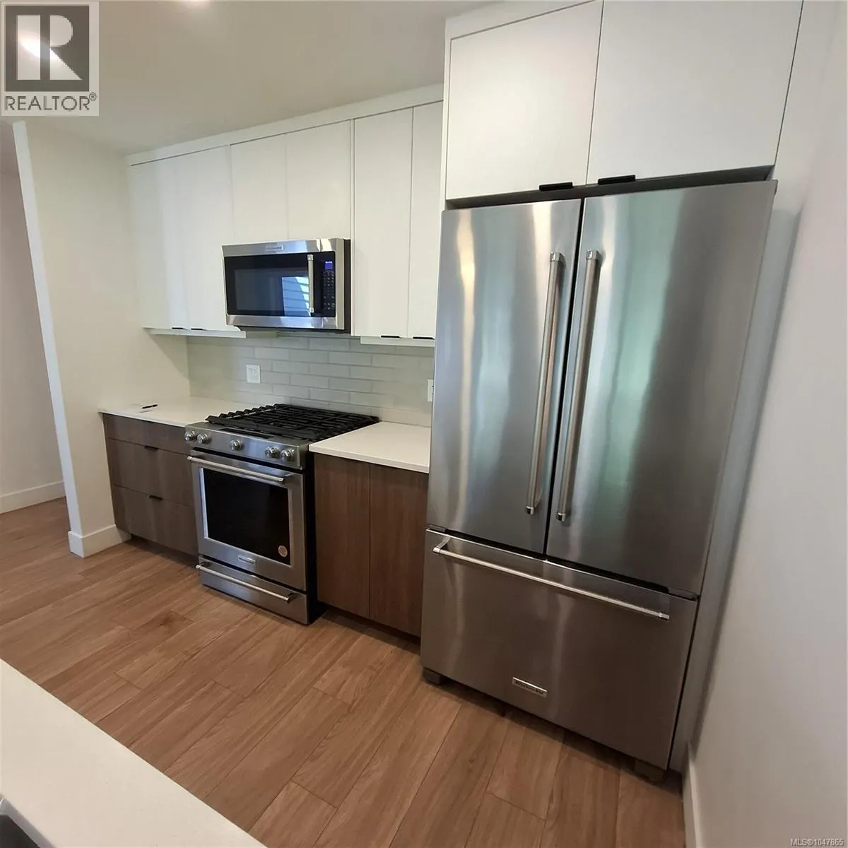 8 2330 Sooke Rd