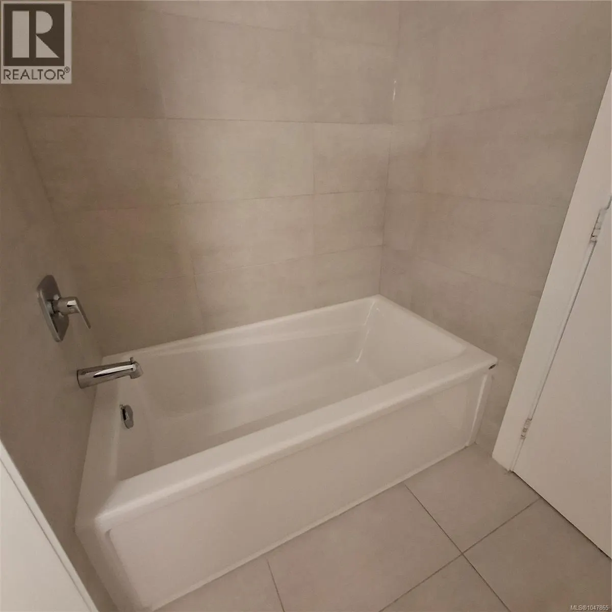 8 2330 Sooke Rd