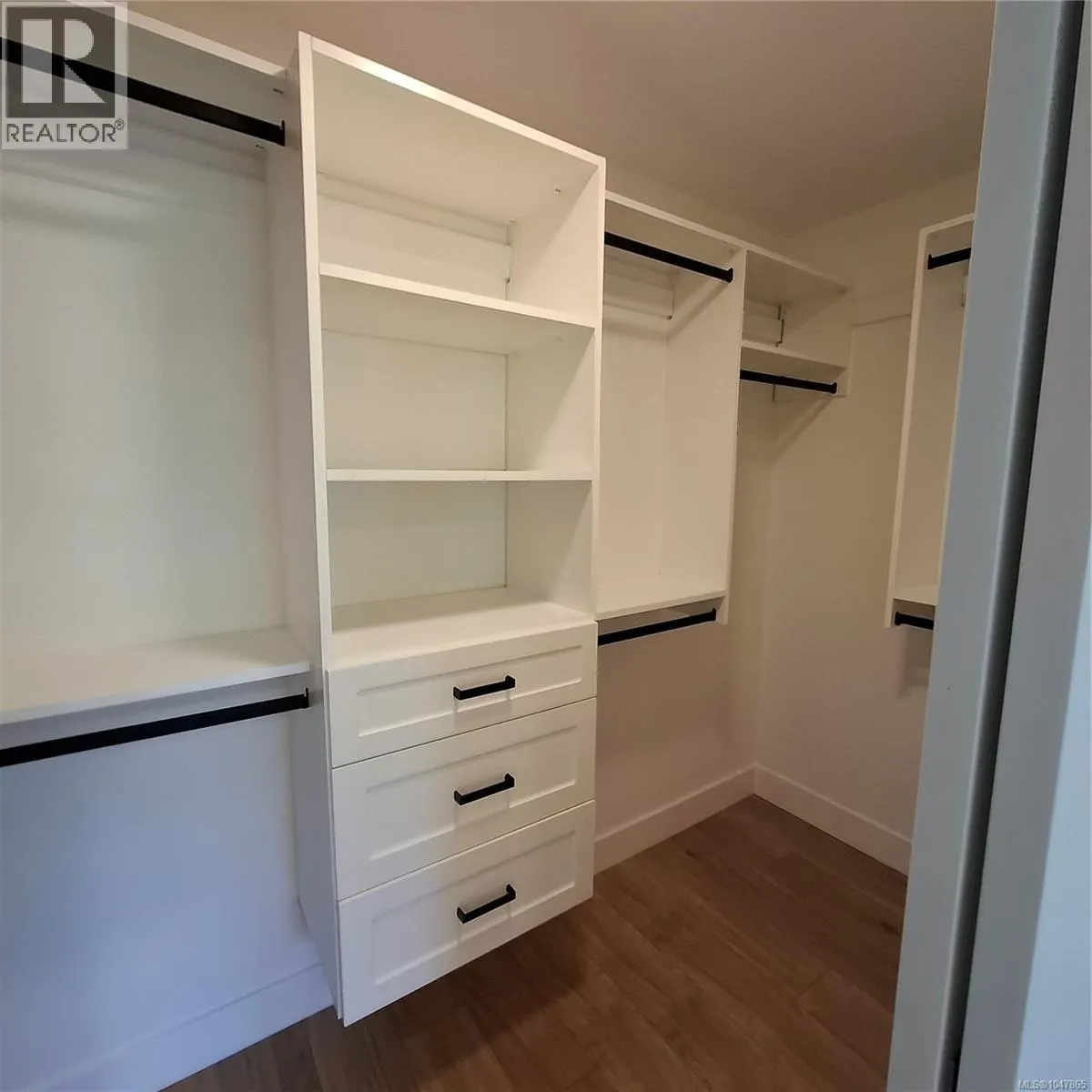 8 2330 Sooke Rd