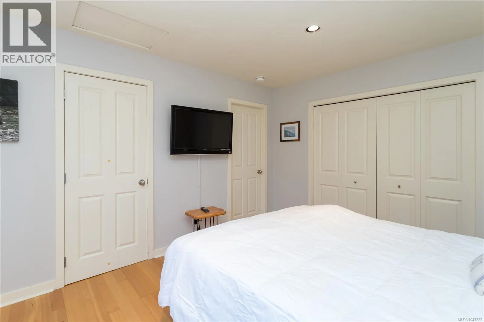 5469 Sooke Rd