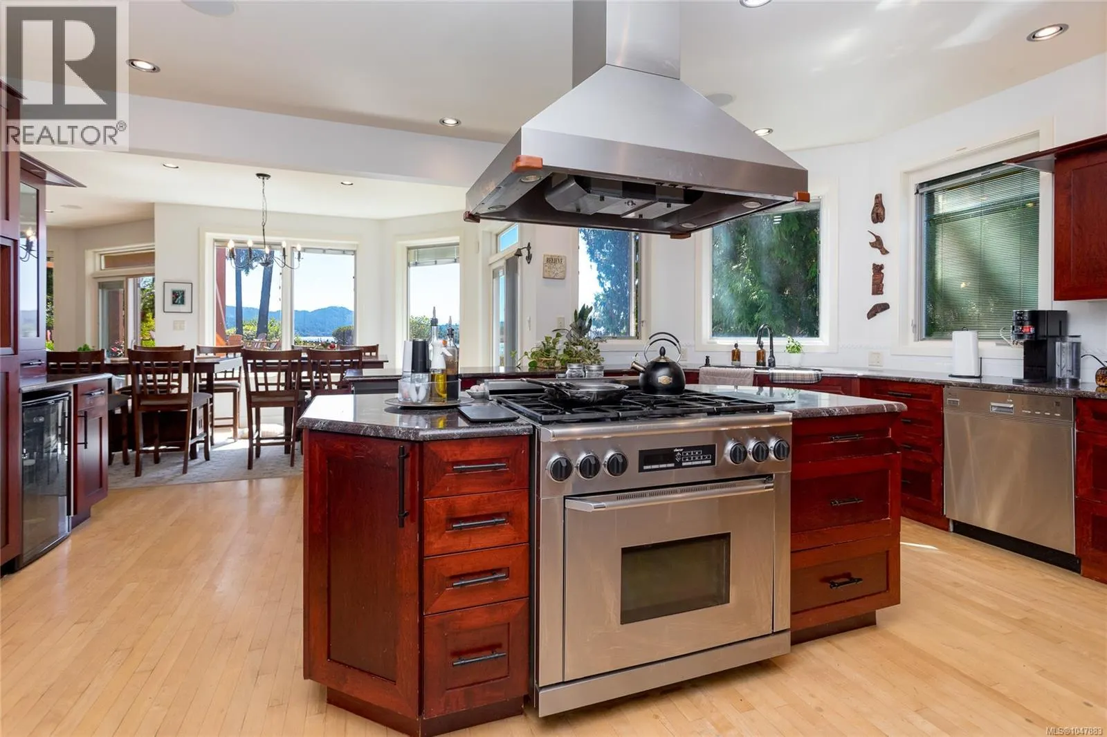 5469 Sooke Rd