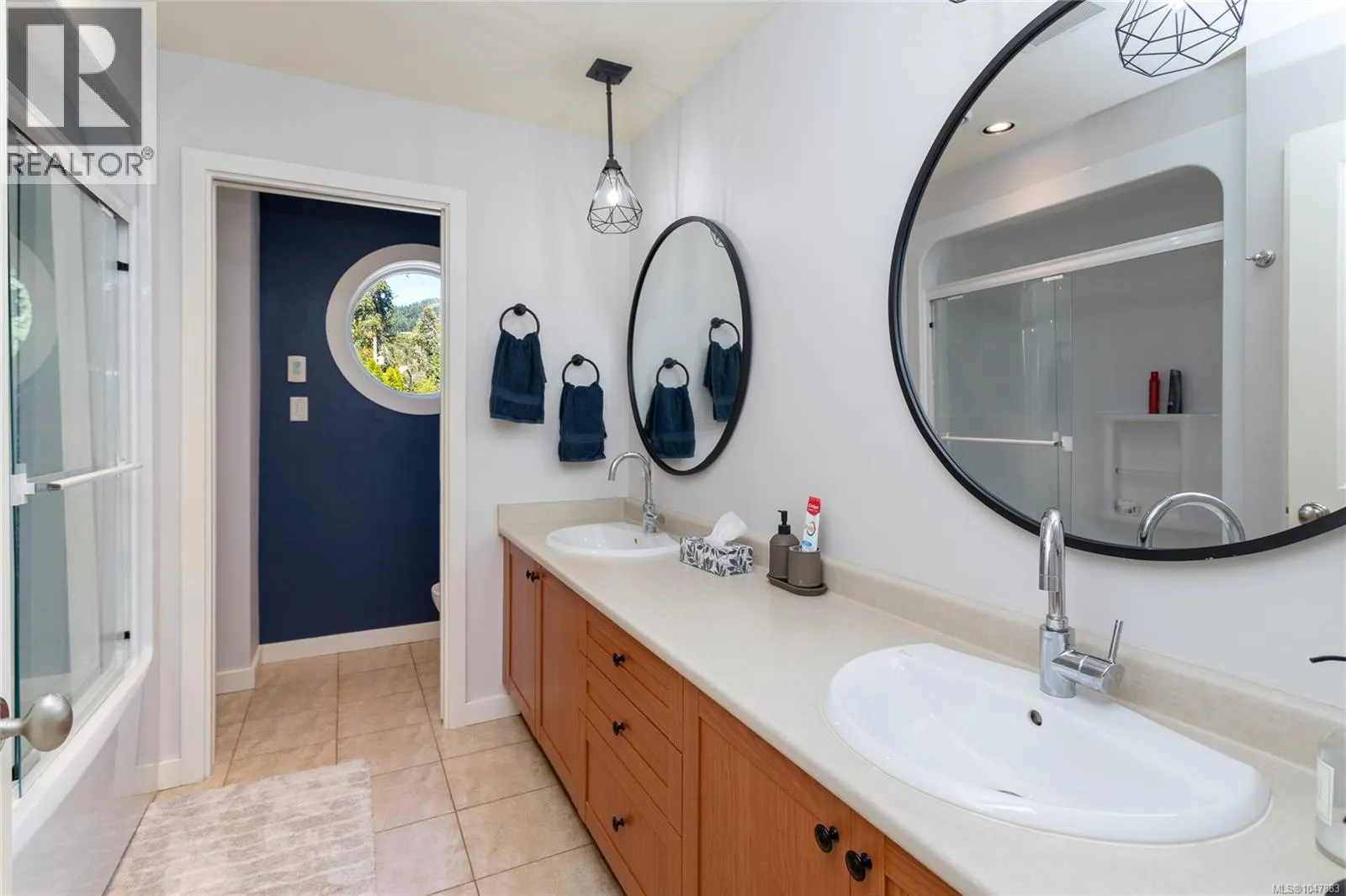 5469 Sooke Rd