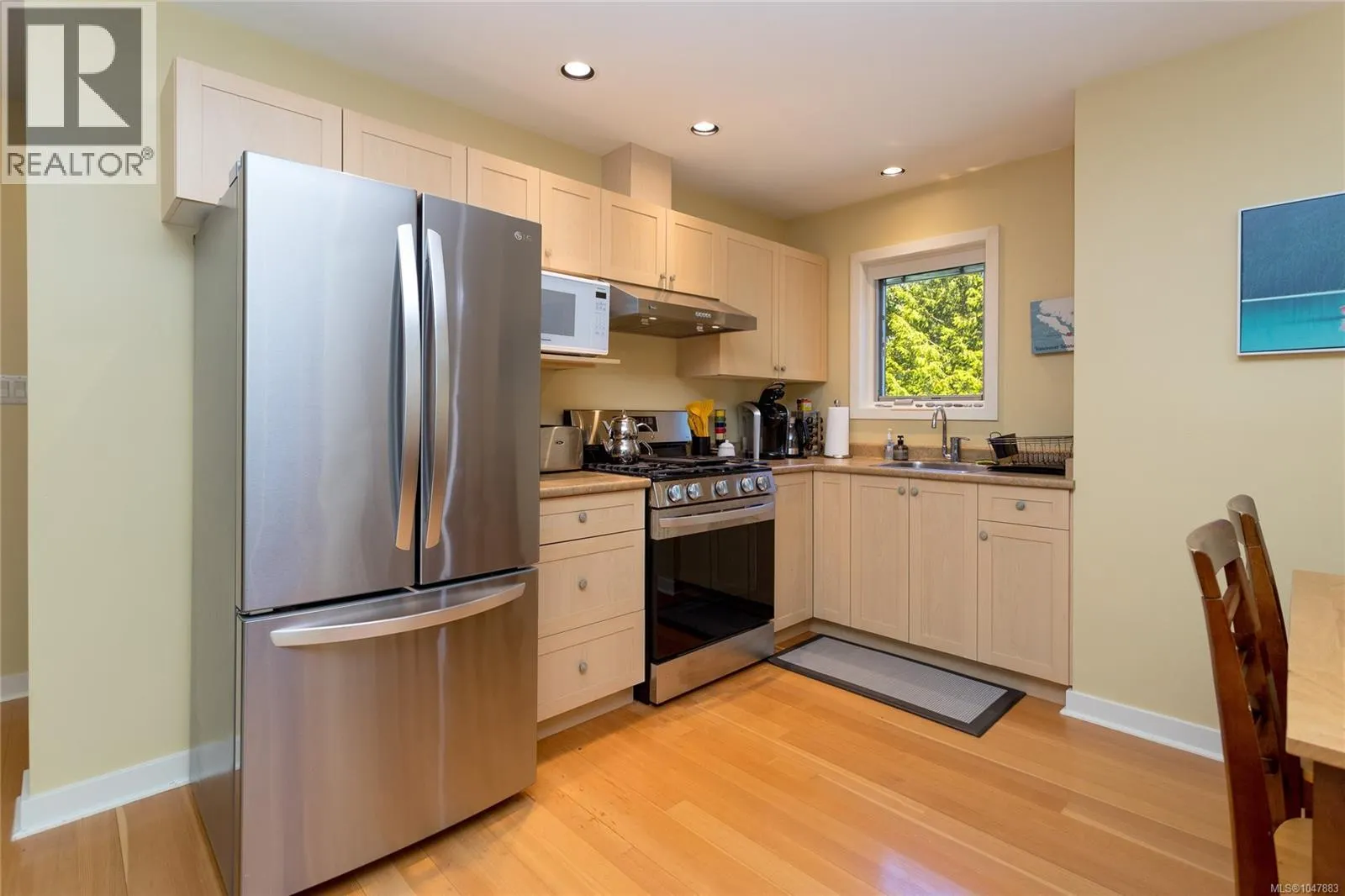 5469 Sooke Rd