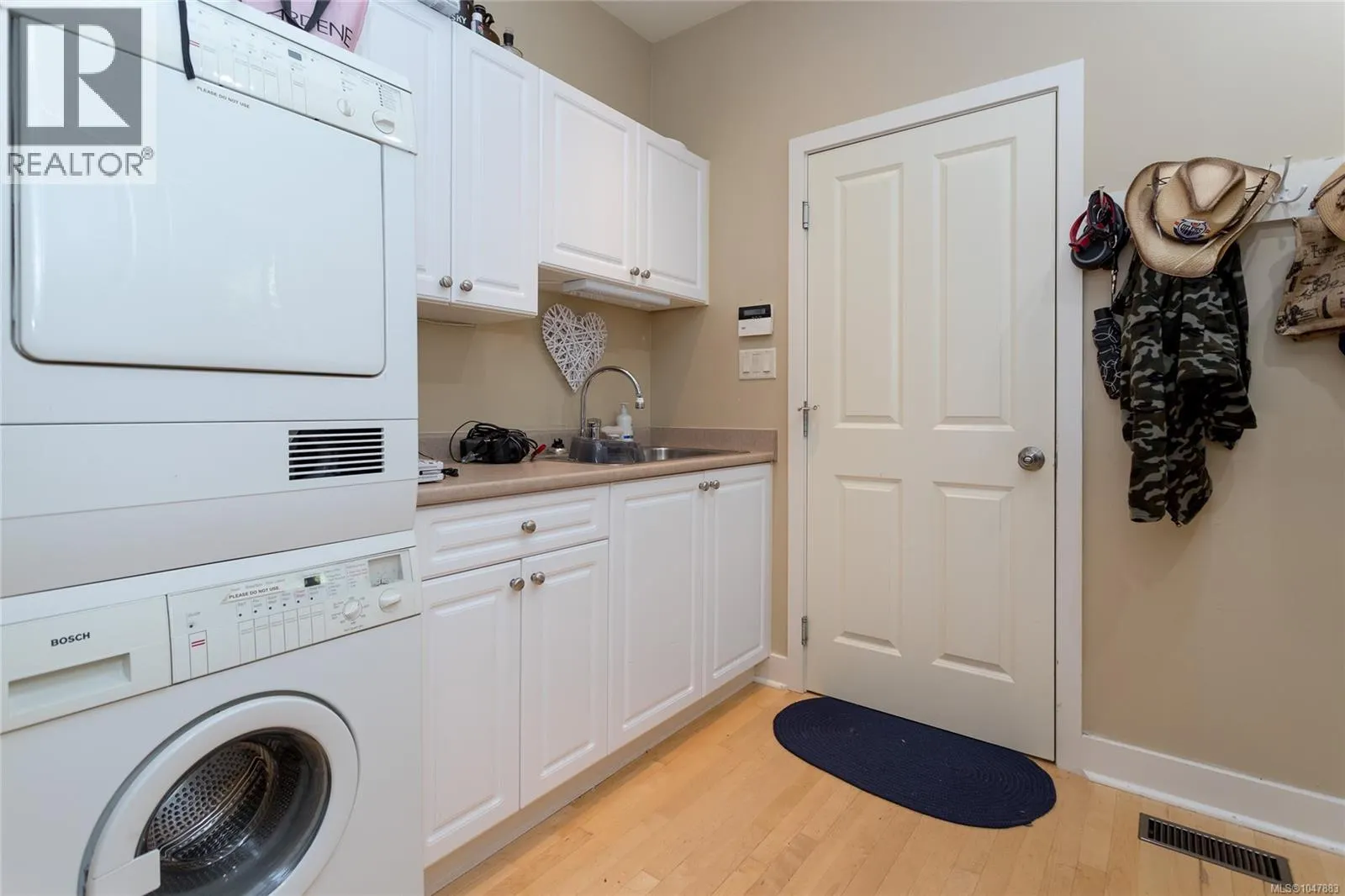 5469 Sooke Rd