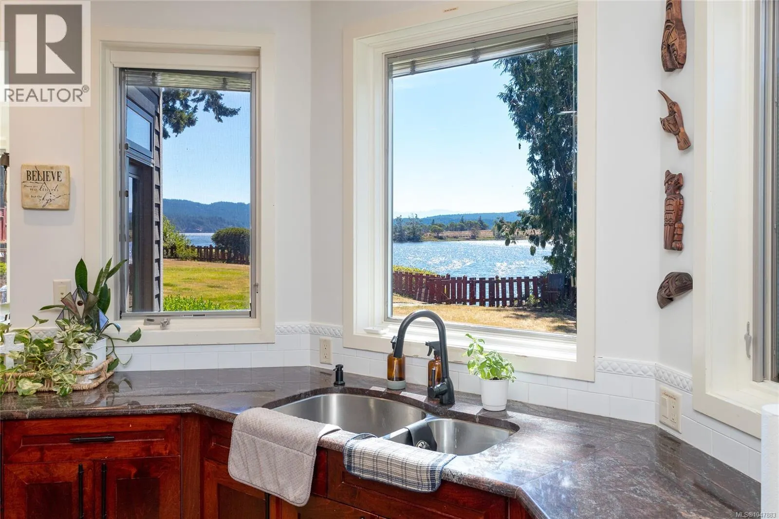 5469 Sooke Rd