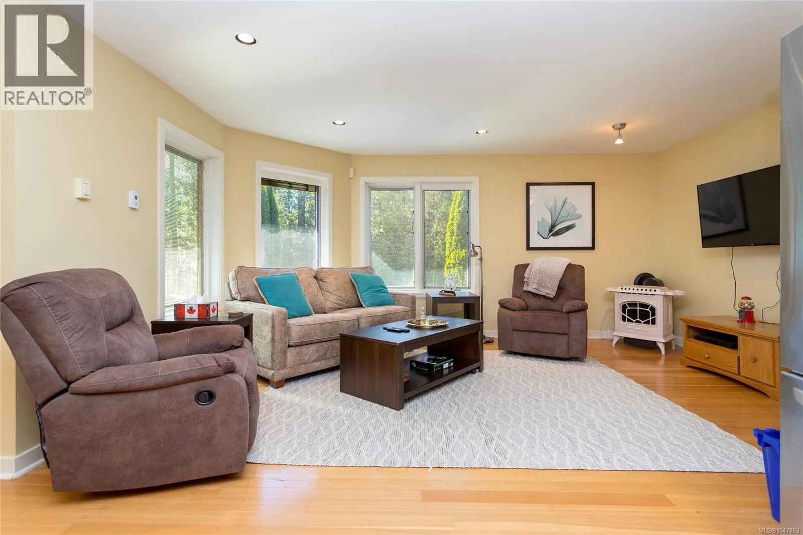 5469 Sooke Rd