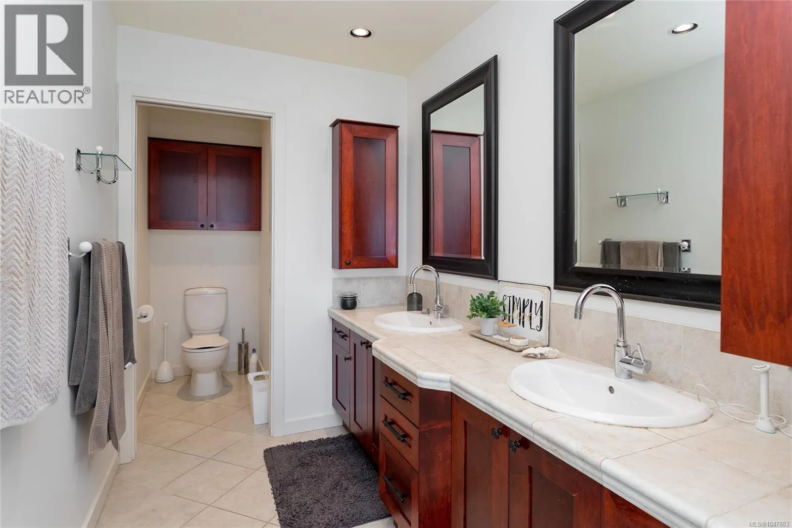 5469 Sooke Rd