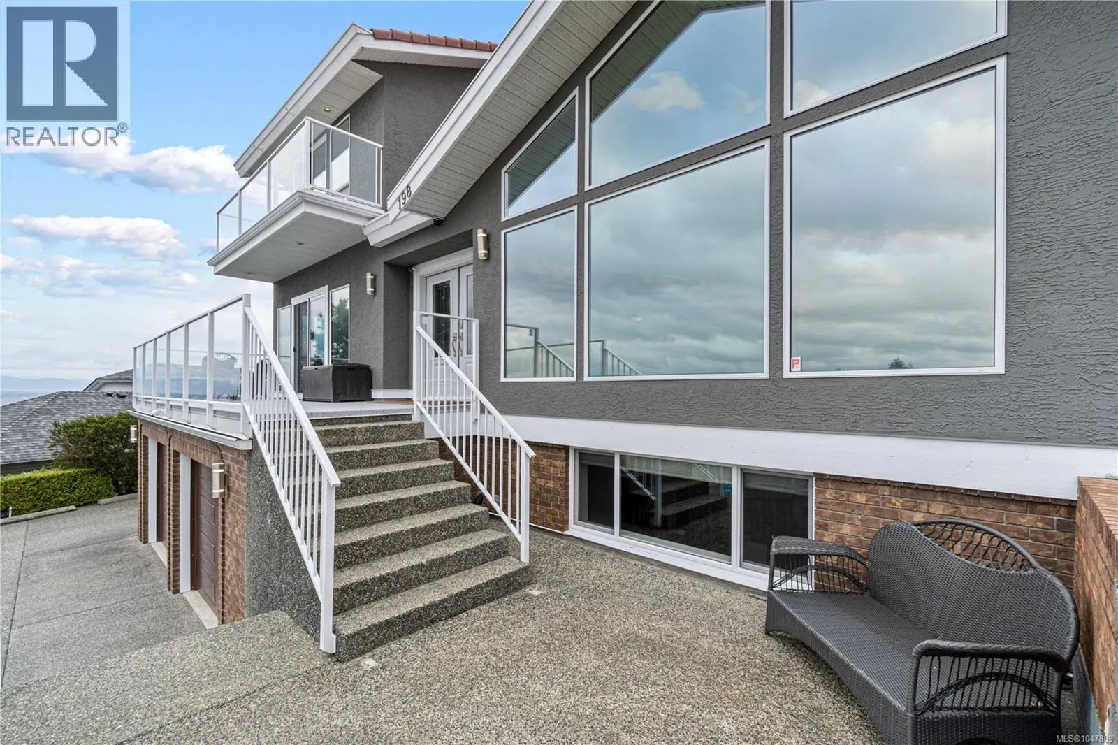 198 Heritage Dr