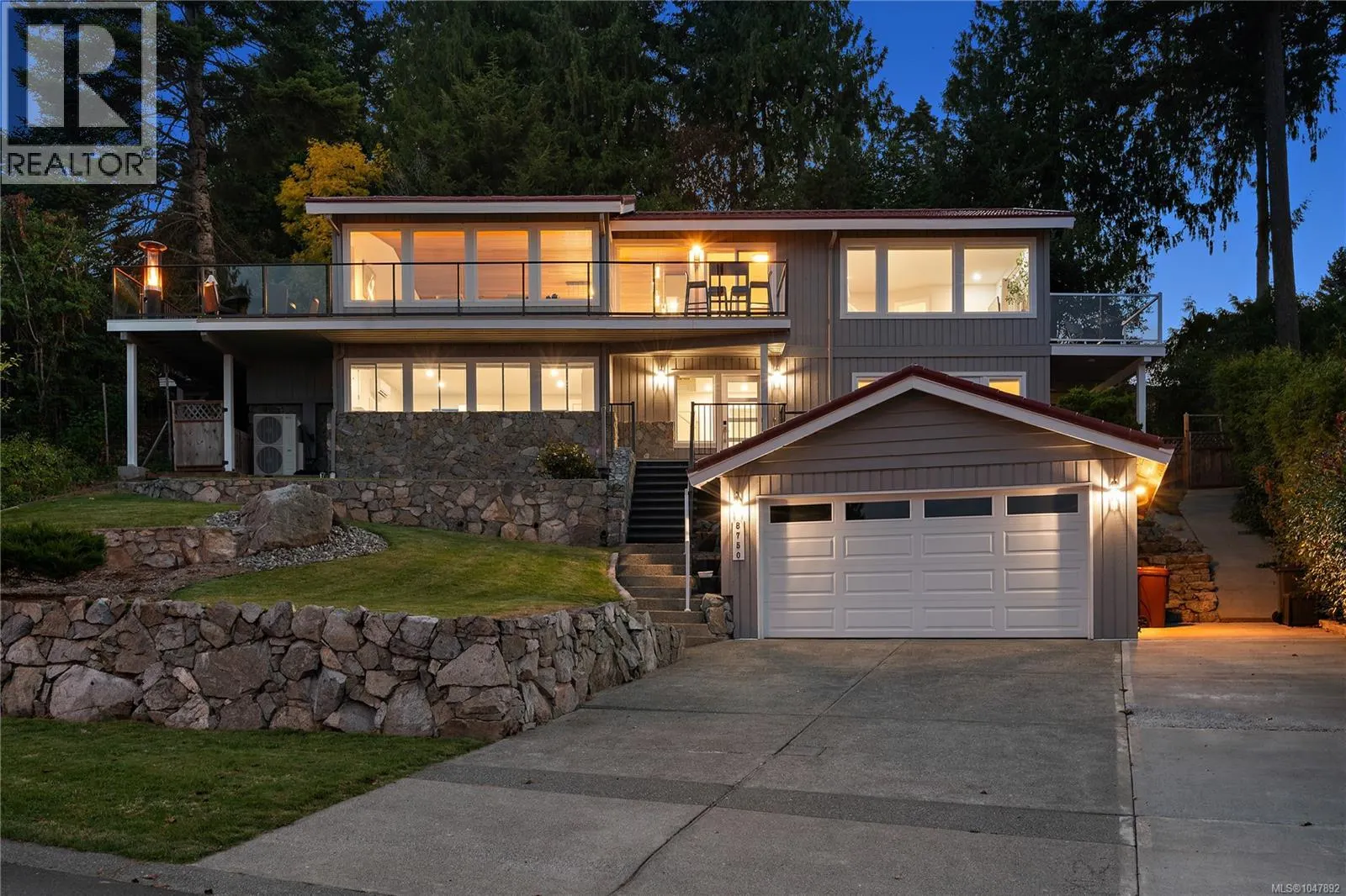 8750 Pender Park Dr