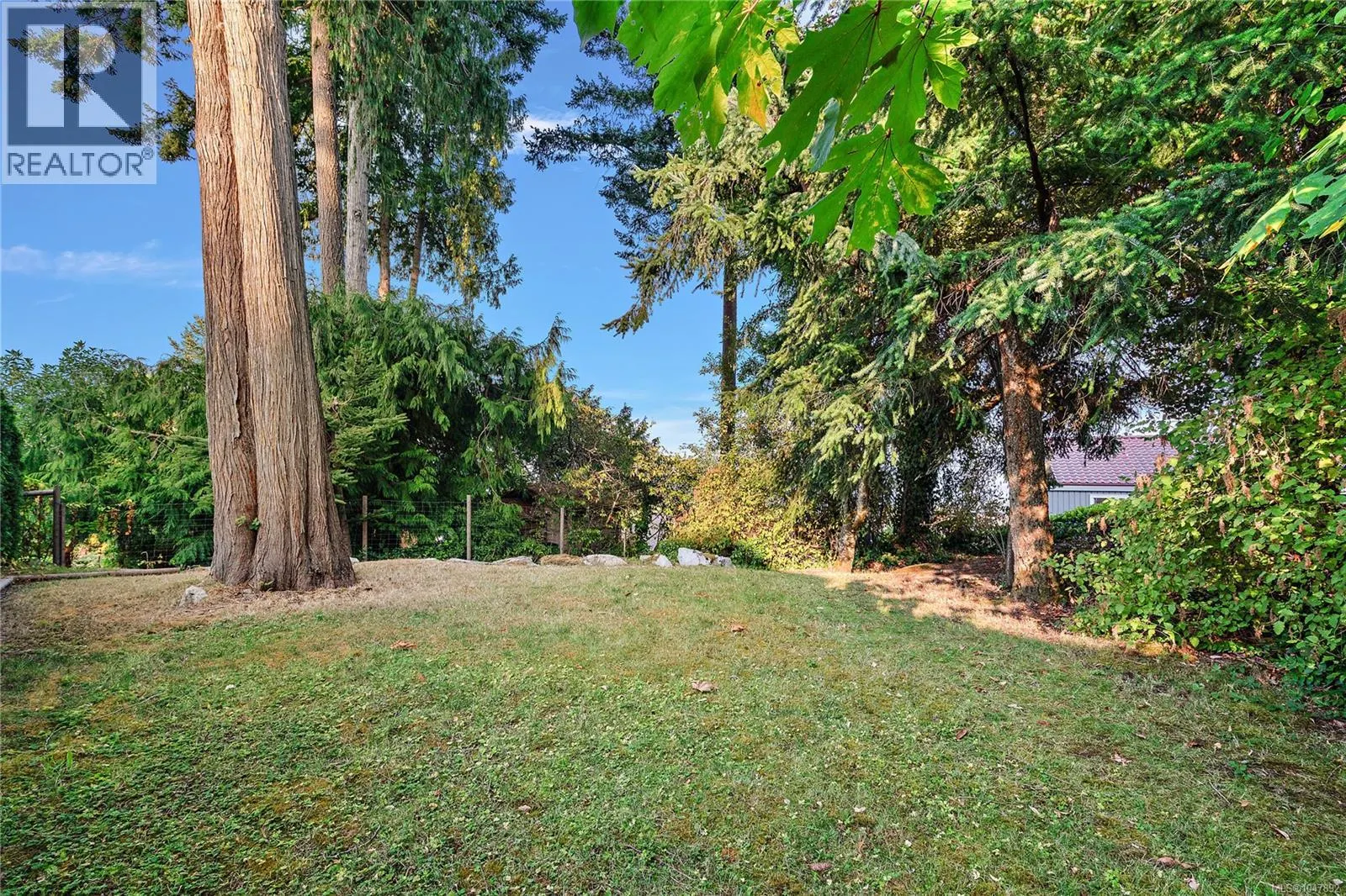 8750 Pender Park Dr
