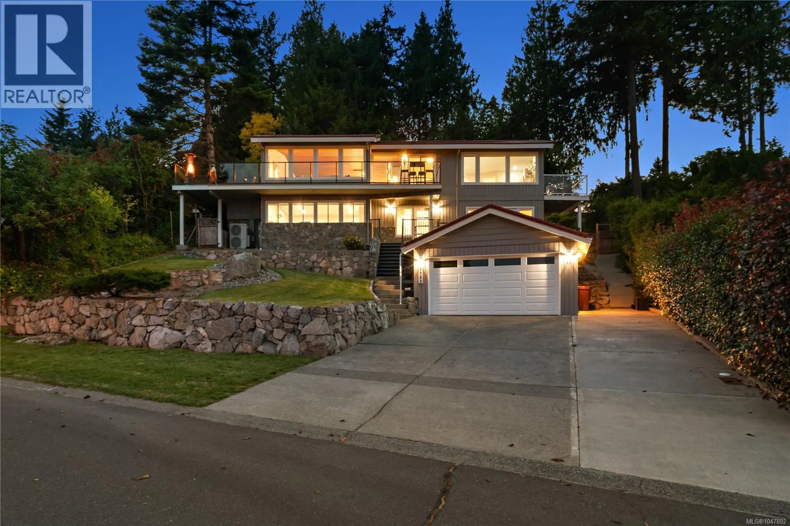 8750 Pender Park Dr