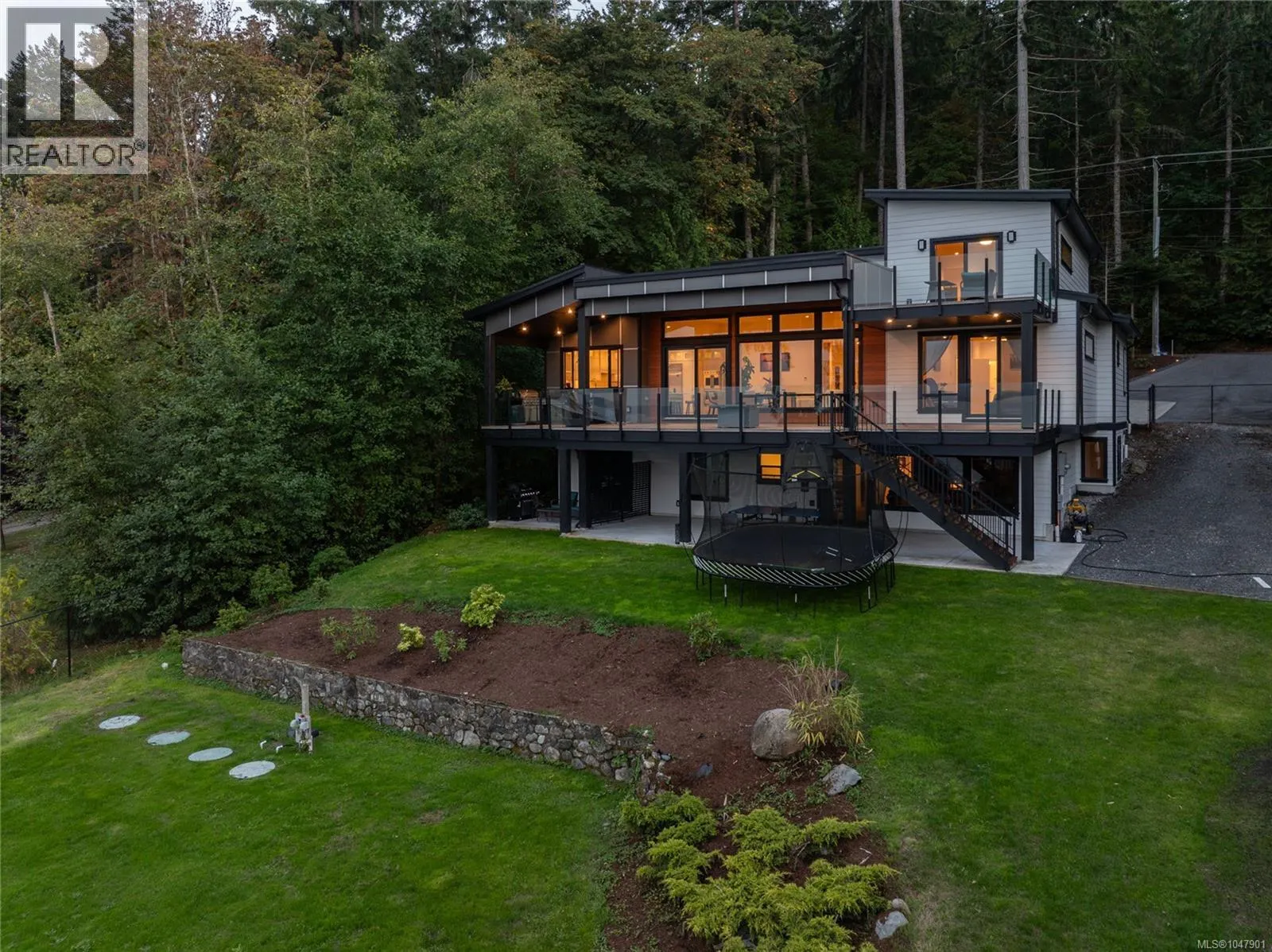1470 Lands End Rd