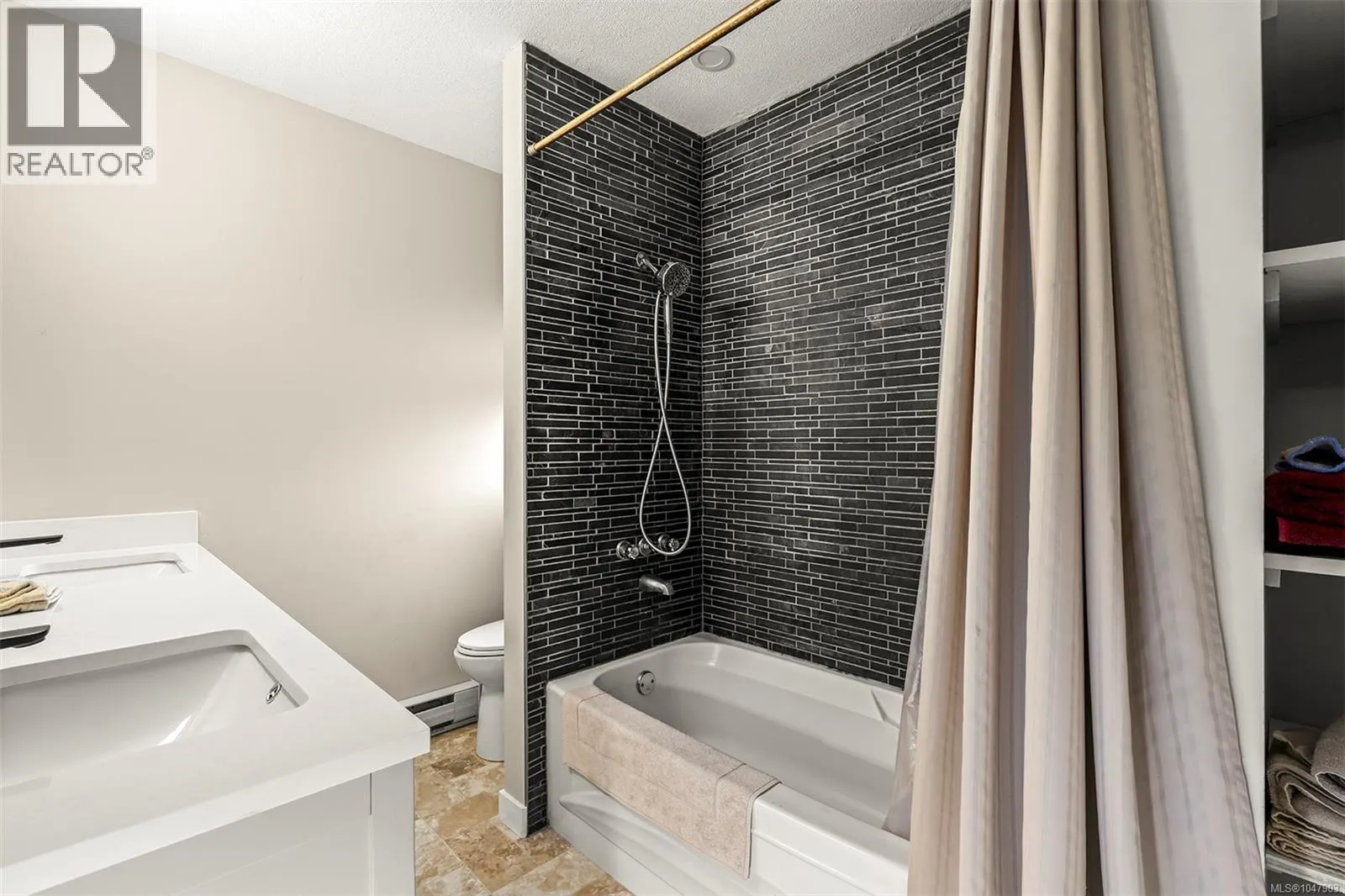 3158 Barford Cres