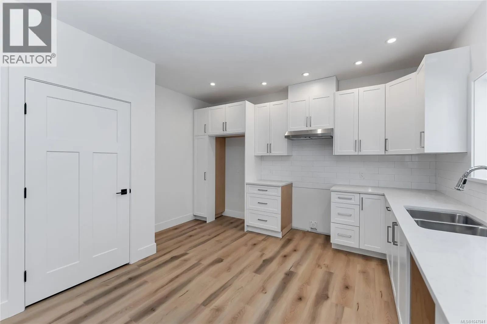 2023 Oakhill Pl