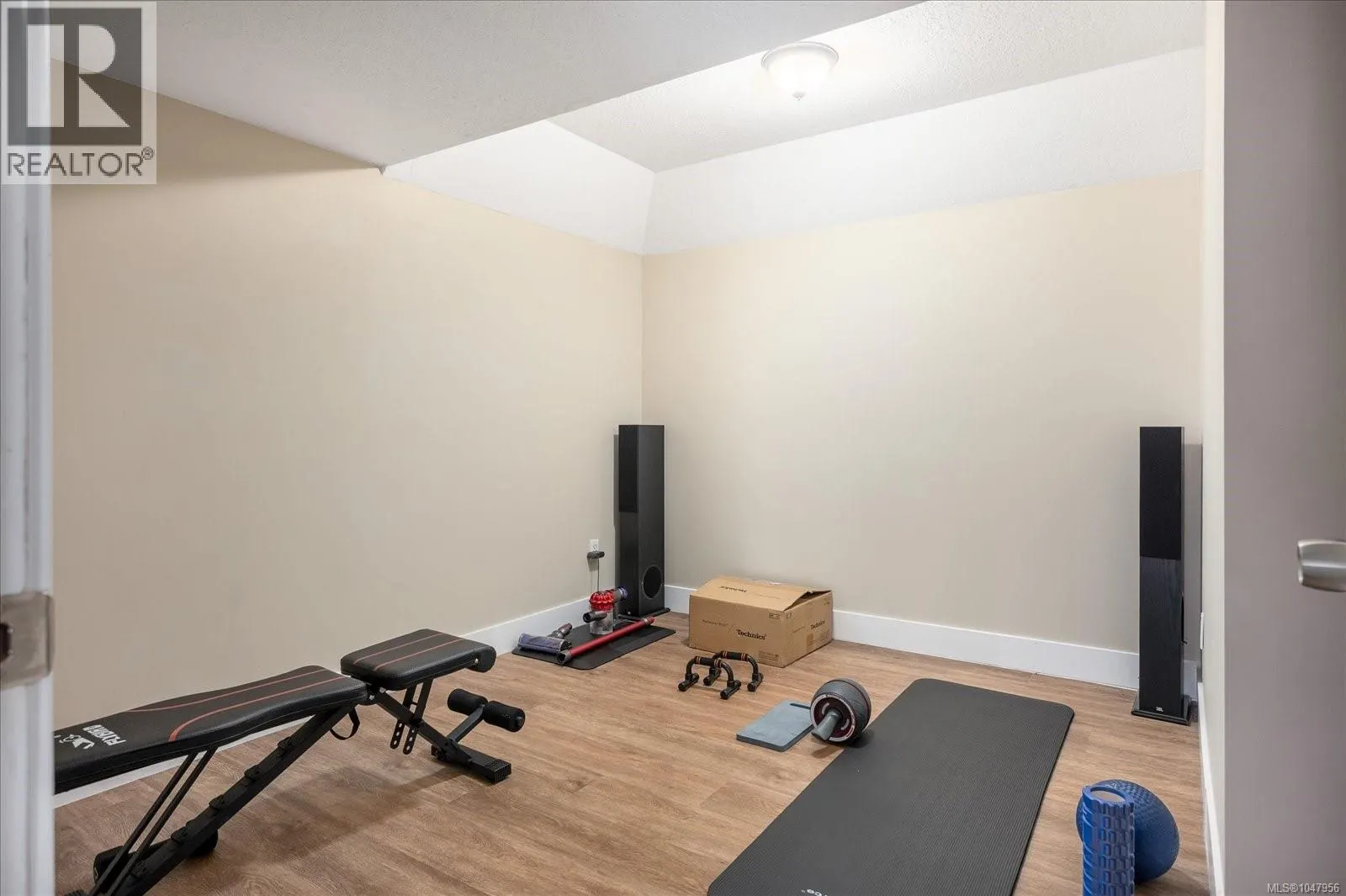 4734 Vista View Cres