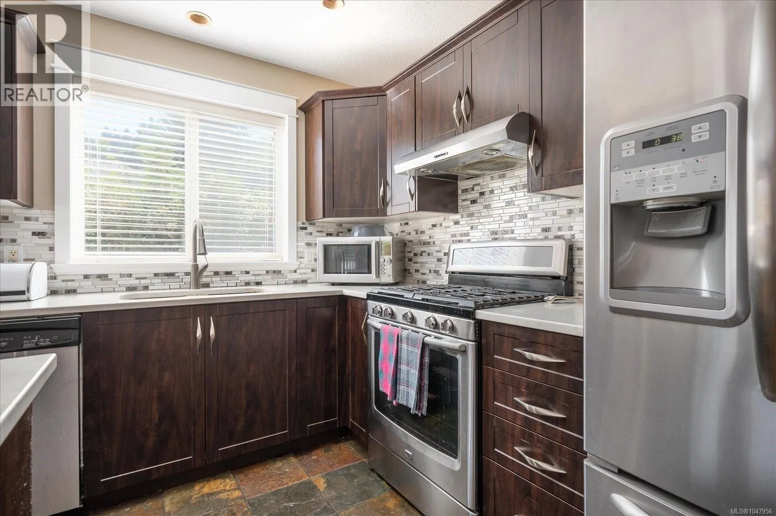 4734 Vista View Cres