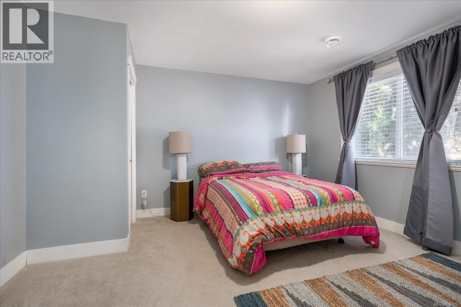 4734 Vista View Cres