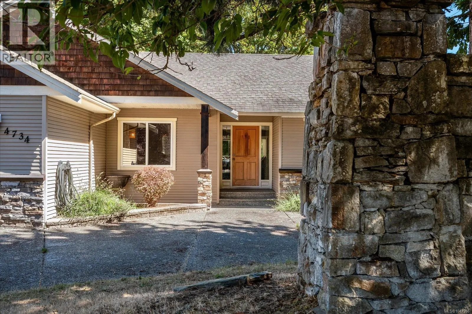 4734 Vista View Cres