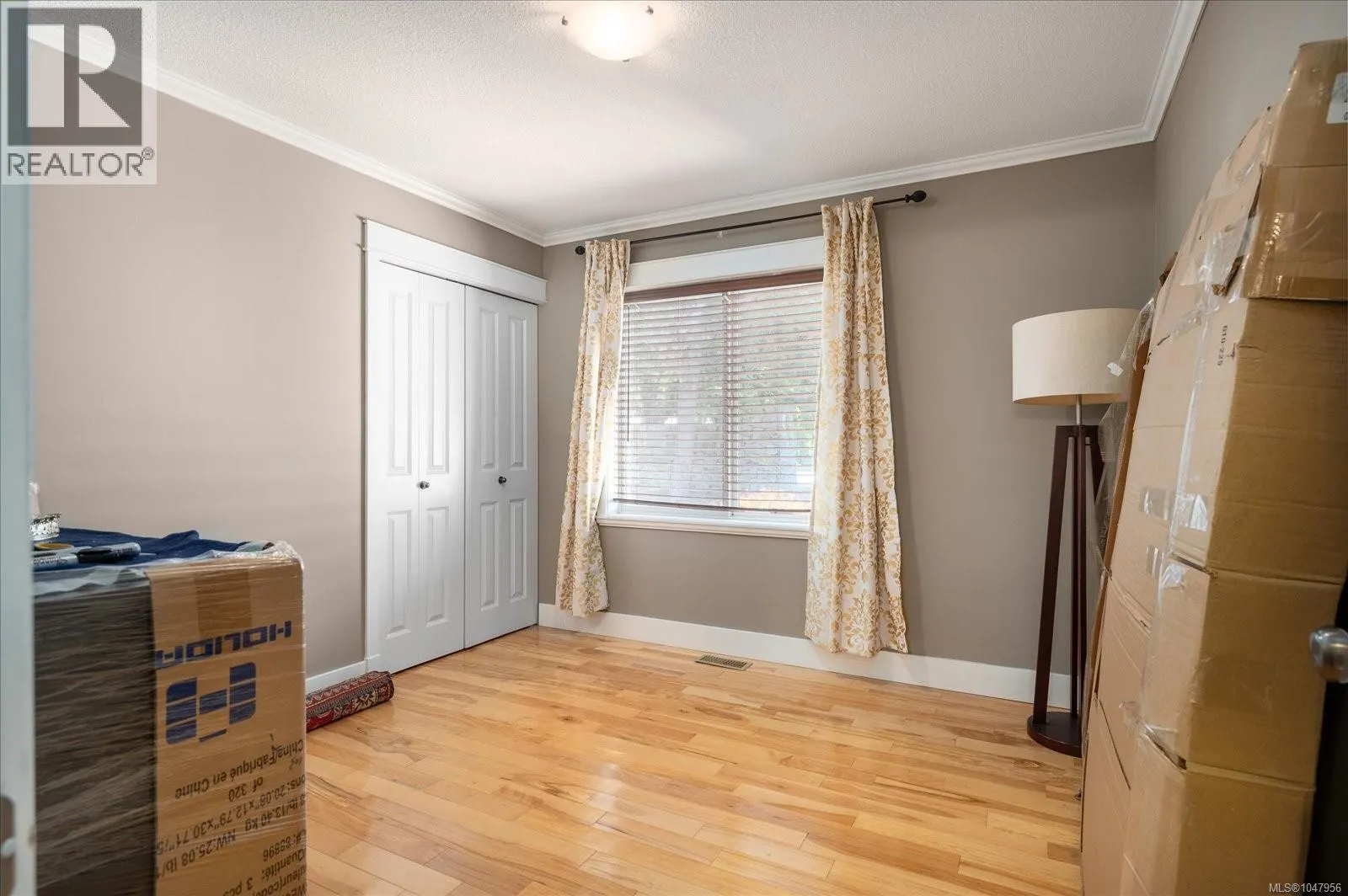 4734 Vista View Cres