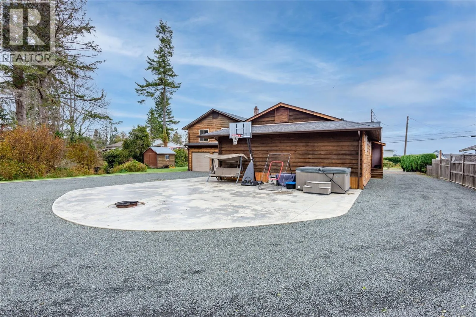 3910 Island Hwy S