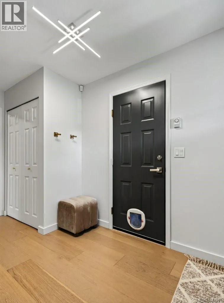 506 Hobson Pl