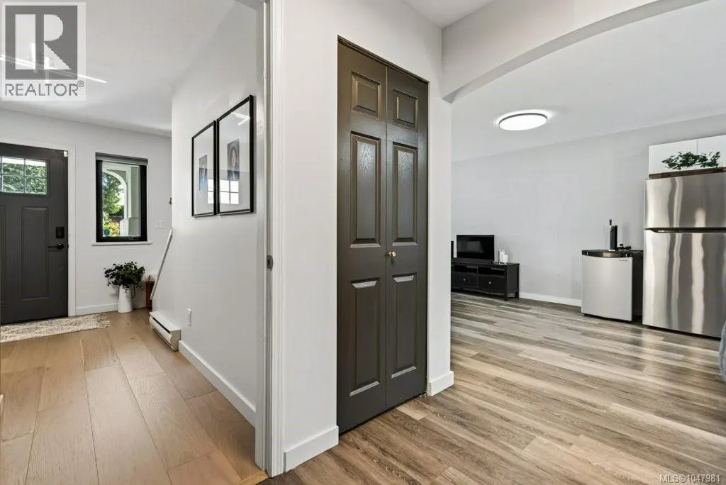 506 Hobson Pl