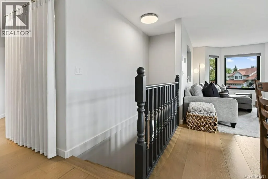 506 Hobson Pl
