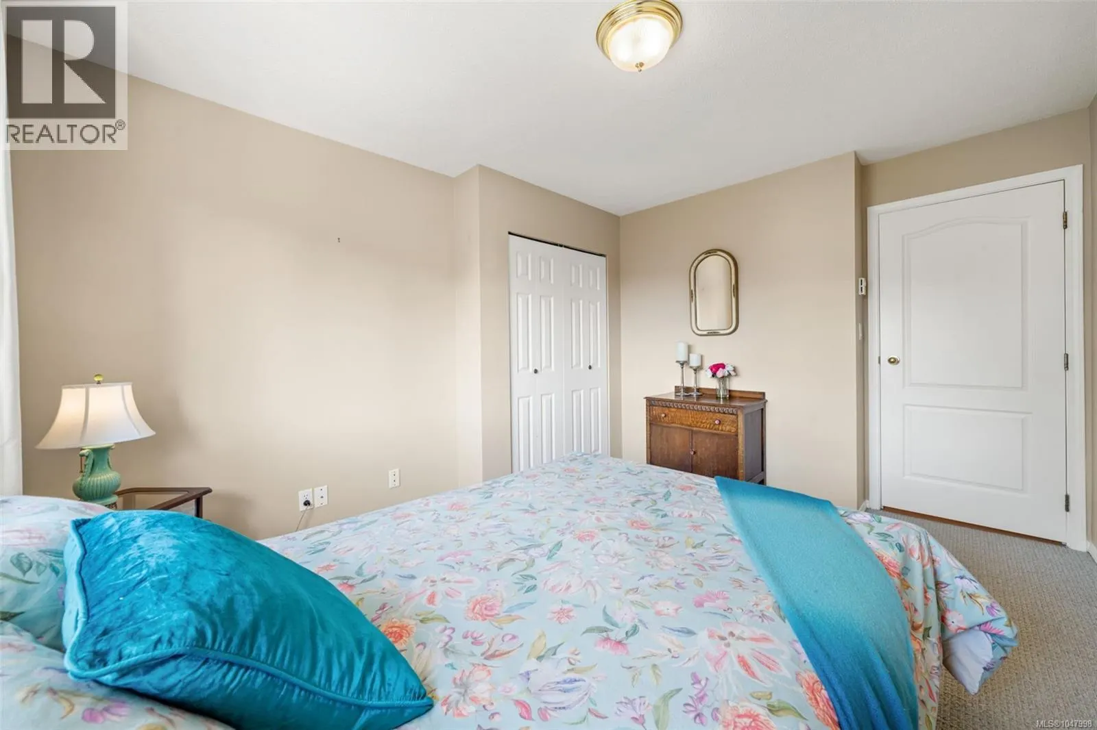 403 275 First St