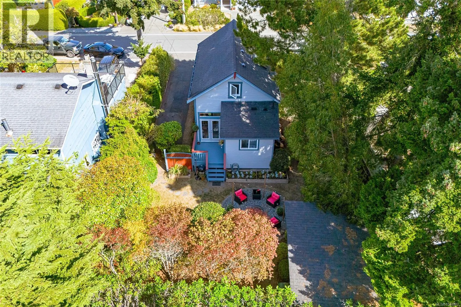 2445 Amelia Ave
