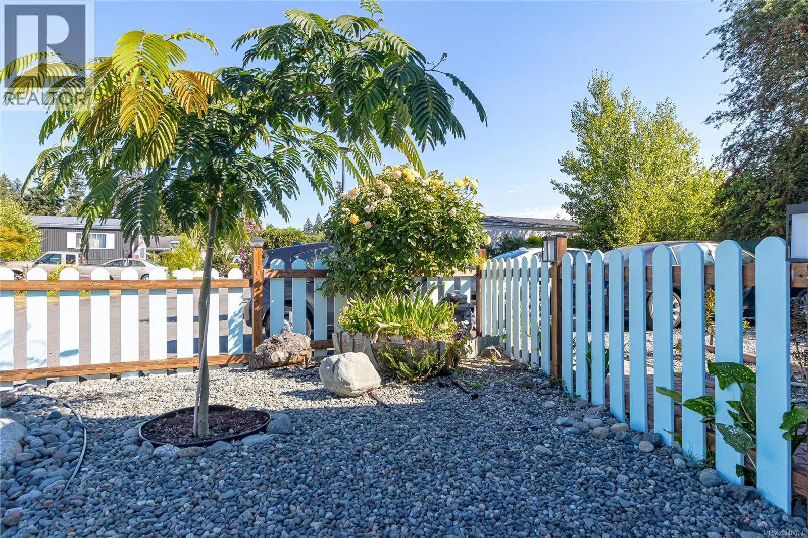64 7701 Central Saanich Rd