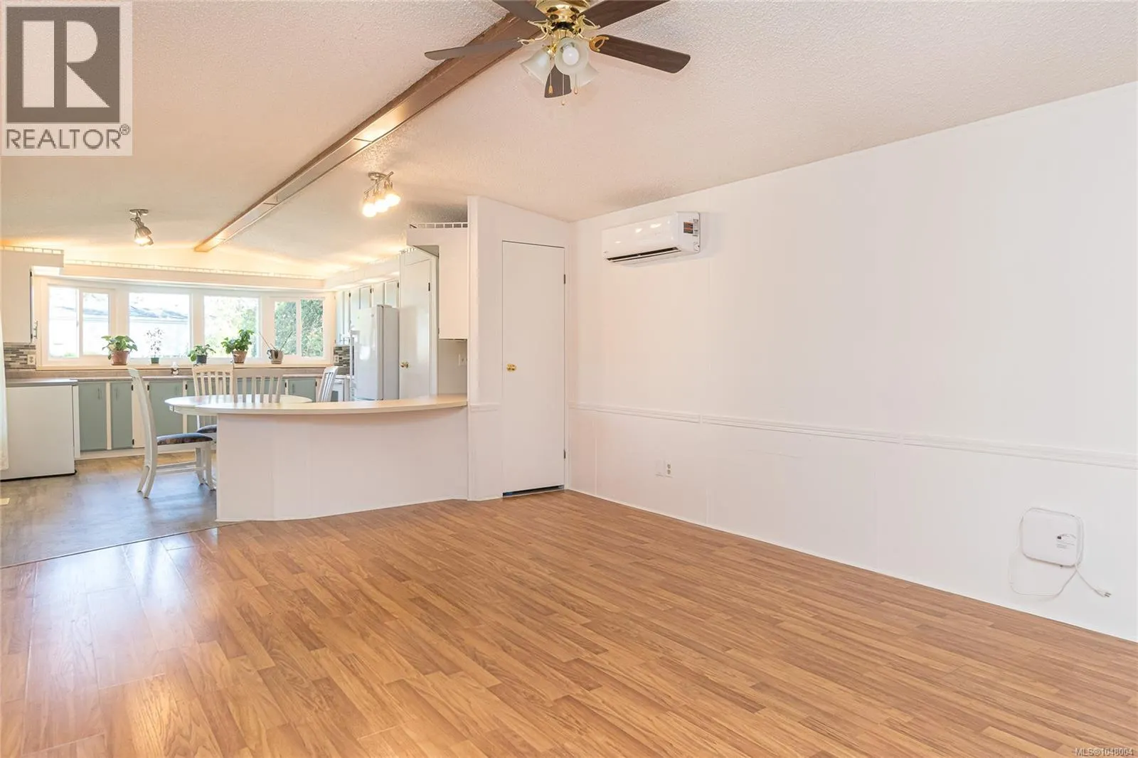 64 7701 Central Saanich Rd
