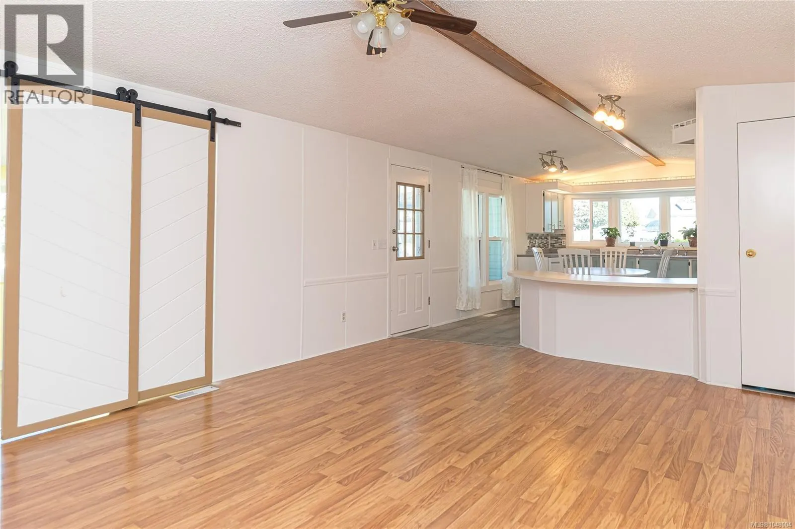 64 7701 Central Saanich Rd