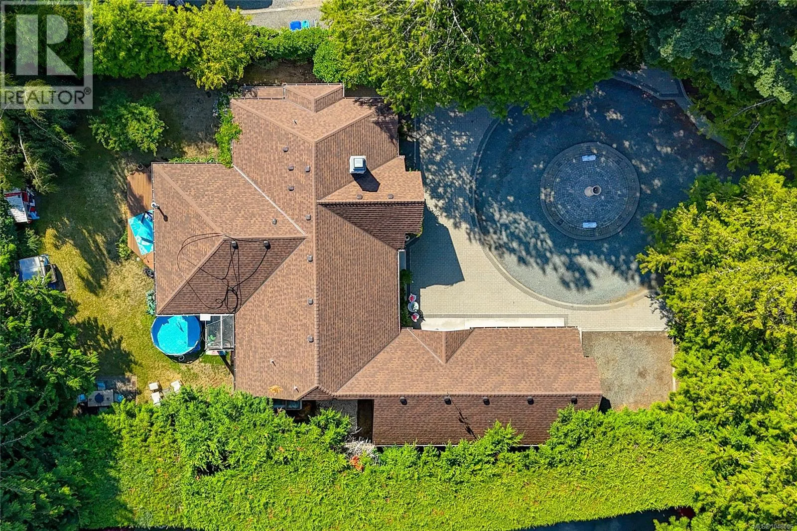 2526 Island Hwy W