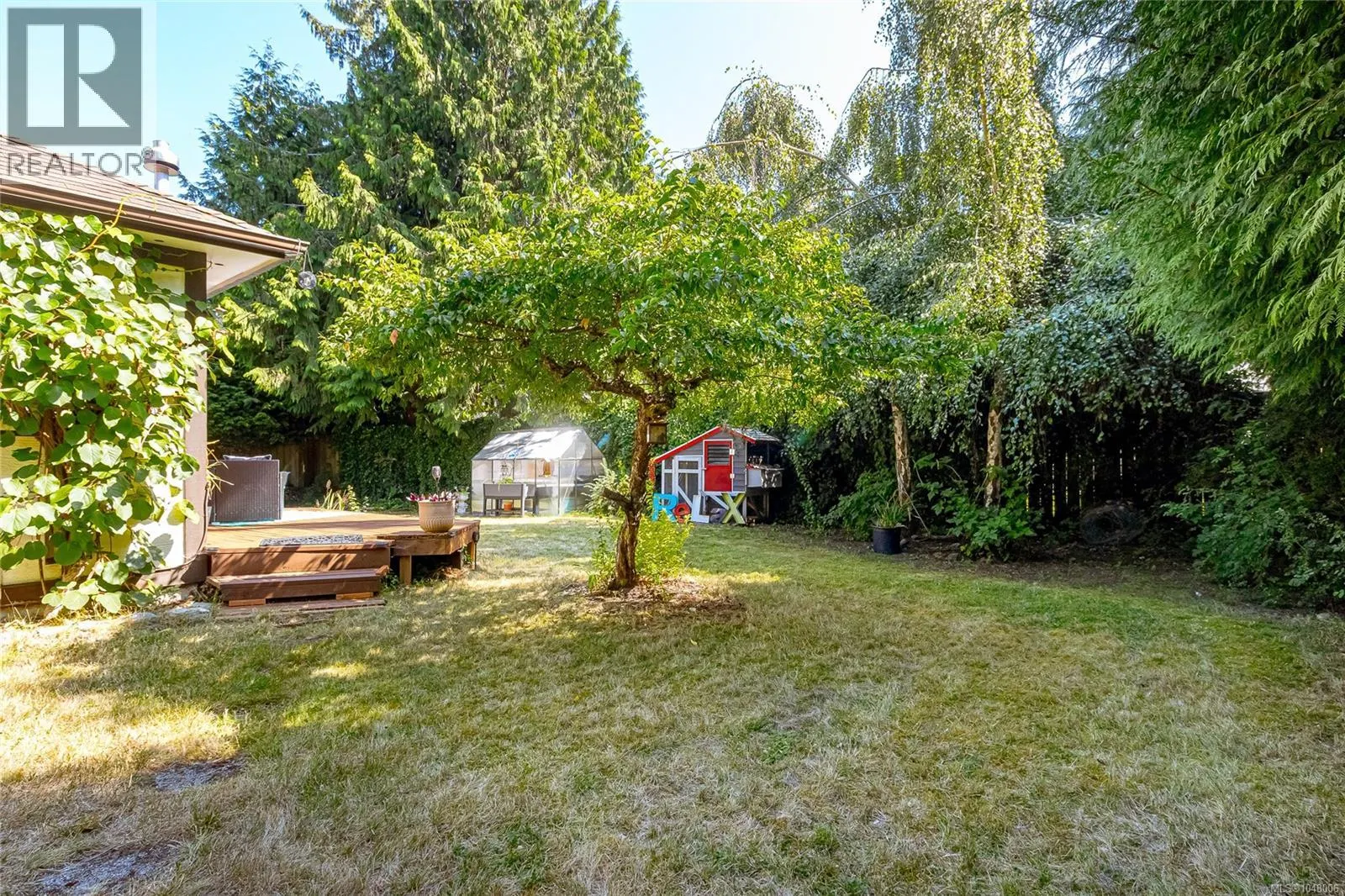 2526 Island Hwy W