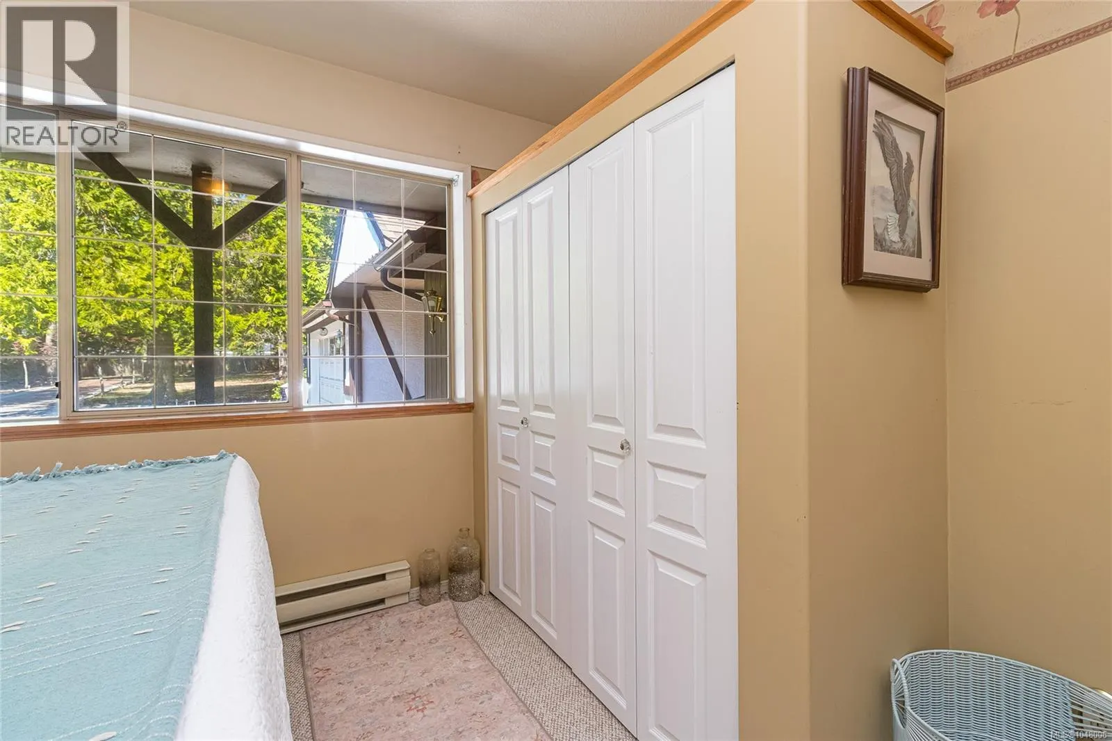 2526 Island Hwy W