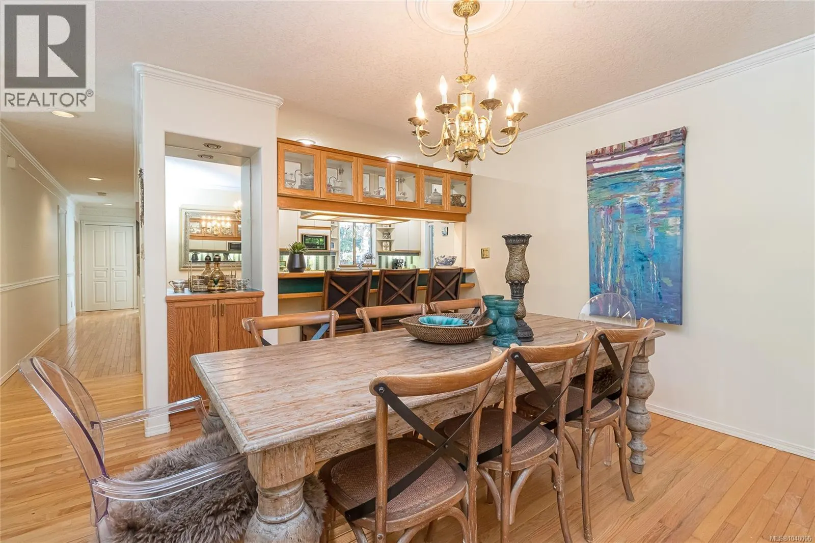 2526 Island Hwy W