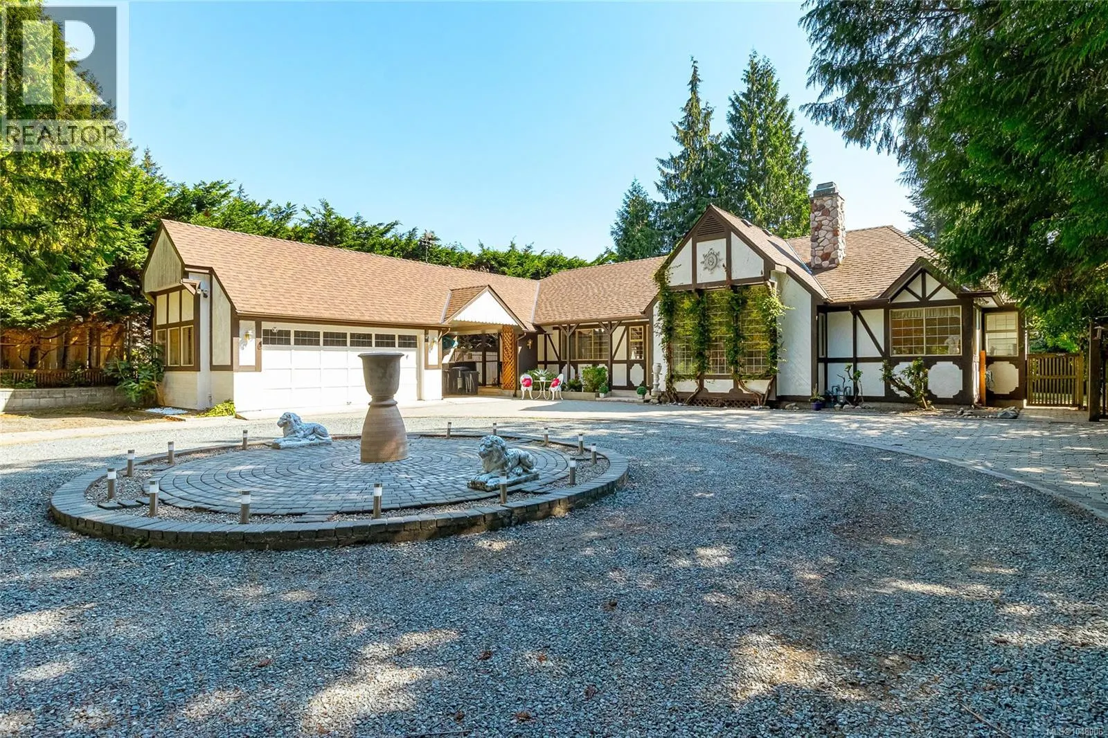 2526 Island Hwy W