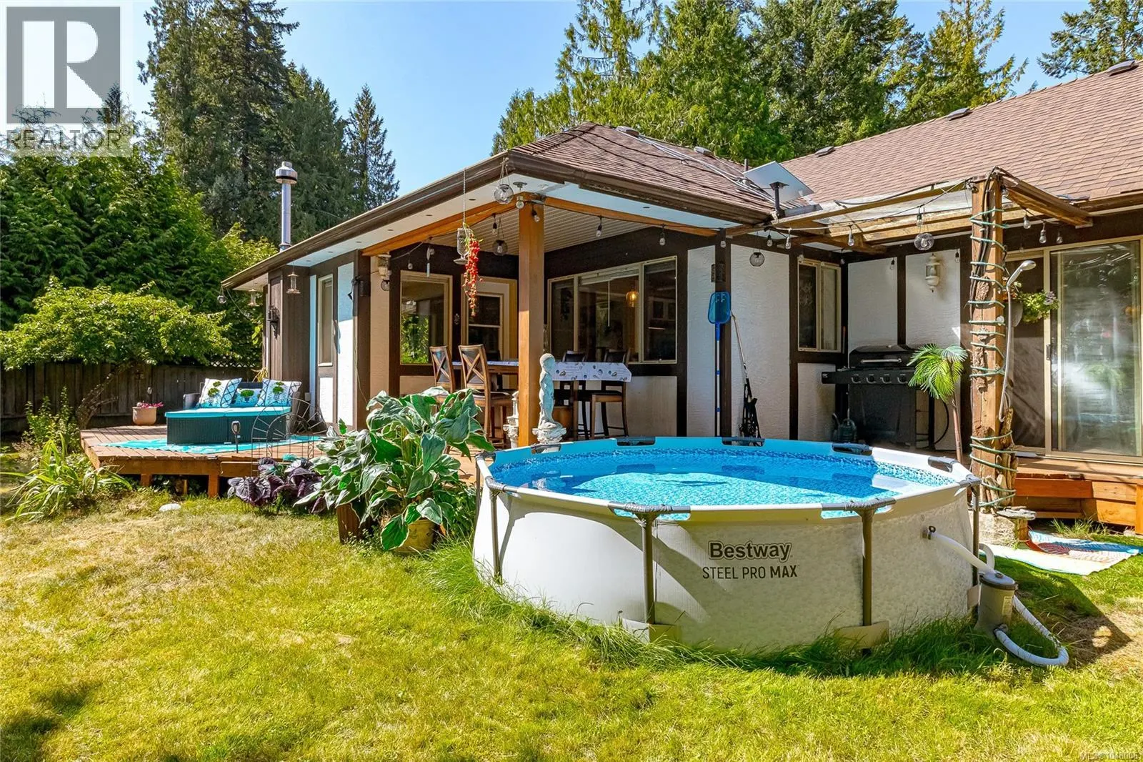 2526 Island Hwy W