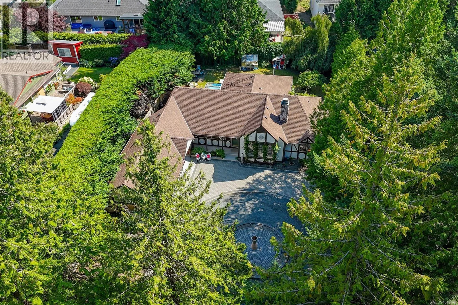 2526 Island Hwy W